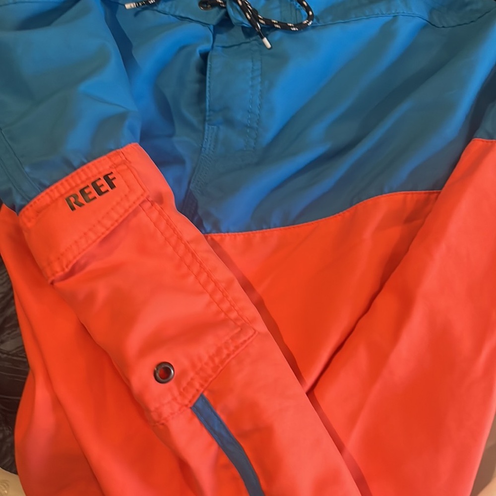 Men’s Reef Board short . New never worn . Size 36